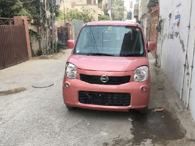Nissan moco - 0.7L (0700 cc) Pink