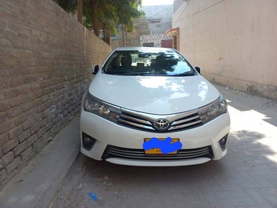 white color carolla xli 15model sindh registrd karachi like a new car