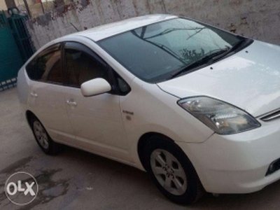 2014 toyota pirus for sale in faisalabad