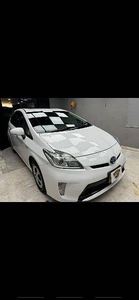 Toyota Prius s led 2013