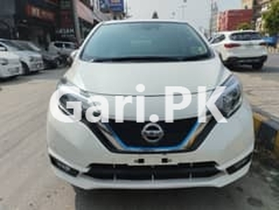 Nissan Note 2018 for Sale in Lahore