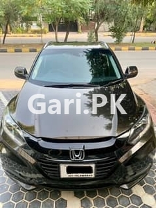 Honda Vezel 2015 for Sale in Islamabad