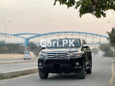 Toyota Hilux Revo V Automatic 2.8 2021 for Sale in Lahore