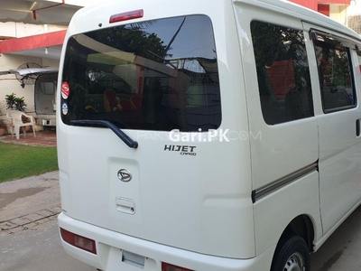 Daihatsu Hijet 2015 for Sale in Karachi