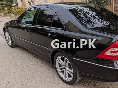 Mercedes Benz C Class 2005 for Sale in Islamabad