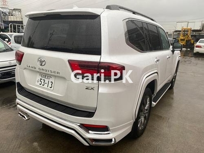 Toyota Land Cruiser ZX 2022 for Sale in Lahore
