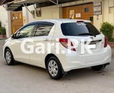 Toyota Vitz 2012 for Sale in Karachi