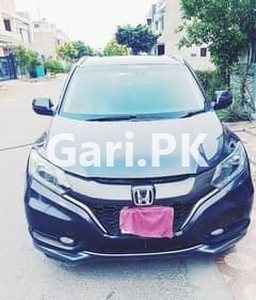Honda Vezel 2014 for Sale in Gujranwala