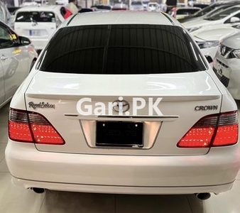 Toyota Crown Royal Saloon 2004 for Sale in Peshawar
