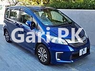 Honda Freed 2015 for Sale in Lahore