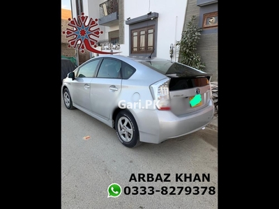 Toyota Prius 1.8 G LED EDITION 2015 for Sale in Karachi