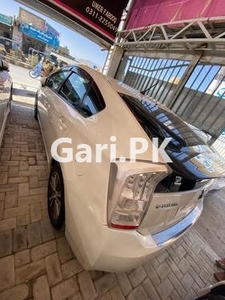 Toyota Prius S LED Edition 1.8 2011 for Sale in Quetta