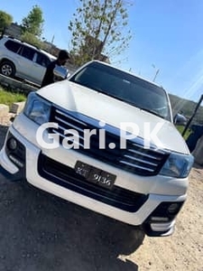 Toyota Hilux 2015 for Sale in Wah•