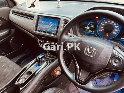 Honda Vezel Hybrid Z 2019 for Sale in Lahore