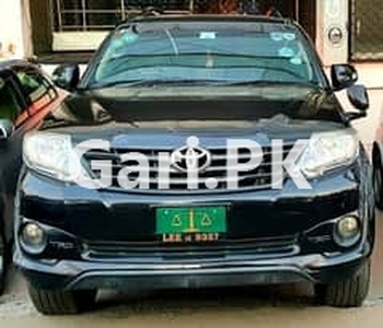 Toyota Fortuner V 2015 for Sale in Lahore