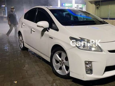 Toyota Prius 2016 for Sale in Karachi