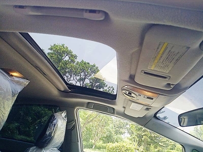 Toyota Prius 1.8 Panaromic sunroof with Soler Penal with Beigroom.