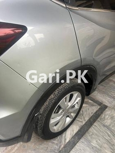 Honda Vezel Hybrid Z 2014 for Sale in Islamabad