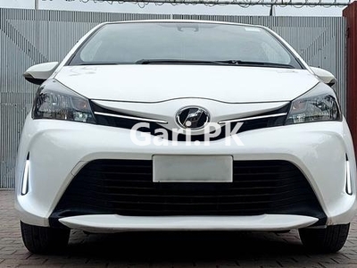 Toyota Vitz F 1.0 2015 for Sale in Peshawar