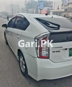 Toyota Prius S LED Edition 1.8 2012 for Sale in Peshawar