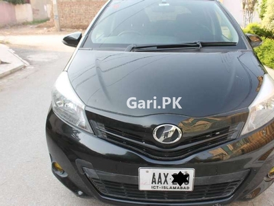 Toyota Vitz 2012 for Sale in Peshawar