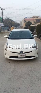 Toyota Prius Alpha 2018 for Sale in Lahore