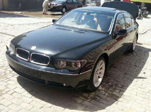 BMW 7 Series - 4.4L (4400 cc) Black