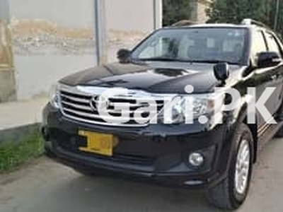 Toyota Fortuner V 2013 for Sale in Karachi