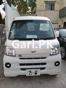 Daihatsu Hijet 2016 for Sale in Nazimabad