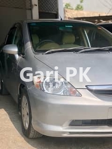 Honda Fit Aria 2005 for Sale in Layyah