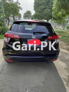 Honda Vezel 2014 for Sale in Sui Gas Employees Cooperative Housing Society