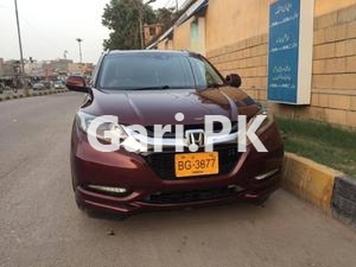 Honda Vezel Hybrid Z 2015 for Sale in Karachi