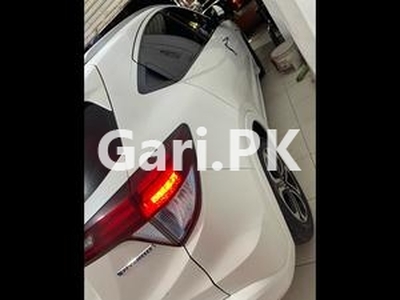 Honda Vezel Hybrid Z Sensing 2014 for Sale in Karachi