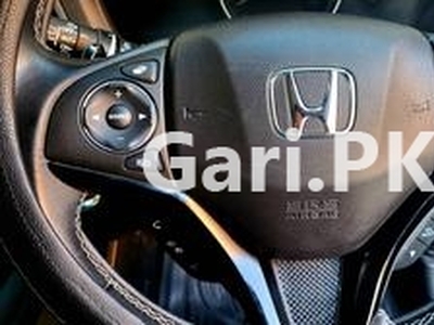 Honda Vezel Hybrid Z Sensing 2017 for Sale in Islamabad