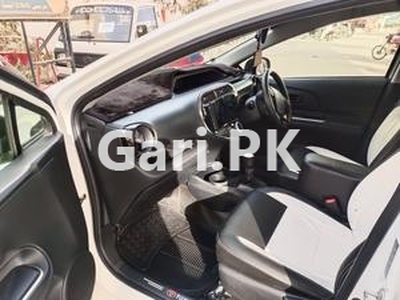 Toyota Aqua S 2018 for Sale in Karachi