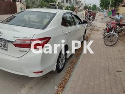 Toyota Corolla Altis Cruisetronic 1.8 2014 for Sale in Lahore