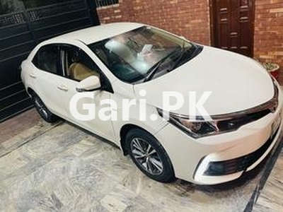 Toyota Corolla GLi Automatic 1.3 VVTi 2018 for Sale in Sahiwal