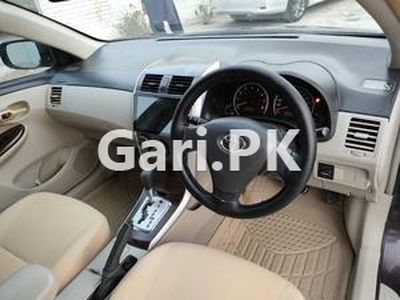 Toyota Corolla GLi Automatic Limited Edition 1.6 VVTi 2013 for Sale in Karachi