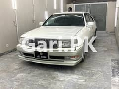 Toyota Crown 1997 for Sale in Tarnol