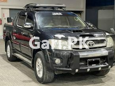 Toyota Hilux 2010 for Sale in Karachi