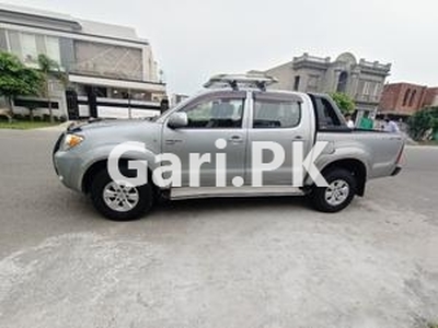 Toyota Hilux 2011 for Sale in Lahore