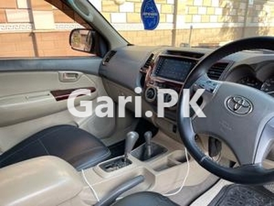 Toyota Hilux 2013 for Sale in Karachi