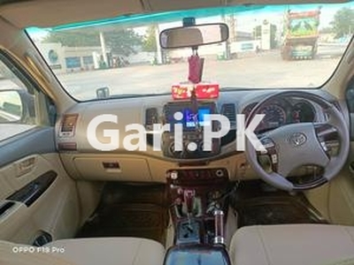 Toyota Hilux D-4D Automatic 2013 for Sale in Faisalabad