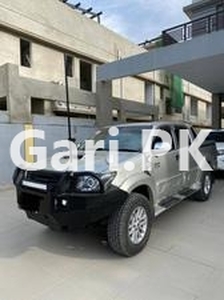 Toyota Hilux D-4D Automatic 2014 for Sale in Karachi