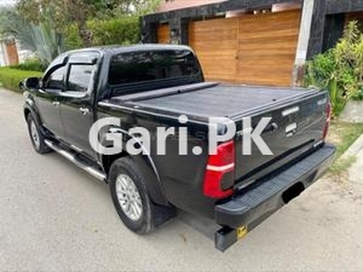 Toyota Hilux Invincible 2012 for Sale in Faisalabad