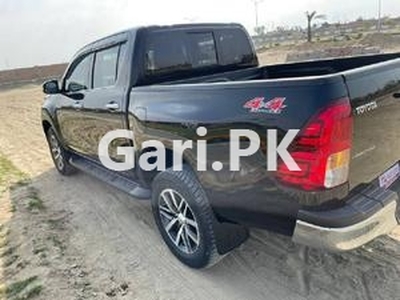 Toyota Hilux Revo V Automatic 2.8 2021 for Sale in Multan