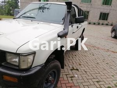 Toyota Hilux Single Cab 1988 for Sale in Murree
