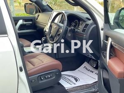 Toyota Land Cruiser ZX 2016 for Sale in Lahore