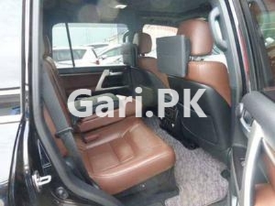 Toyota Land Cruiser ZX 2017 for Sale in Karachi