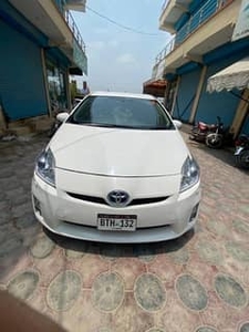 Toyota Prius 2010 for Sale in Dera Ismail Khan